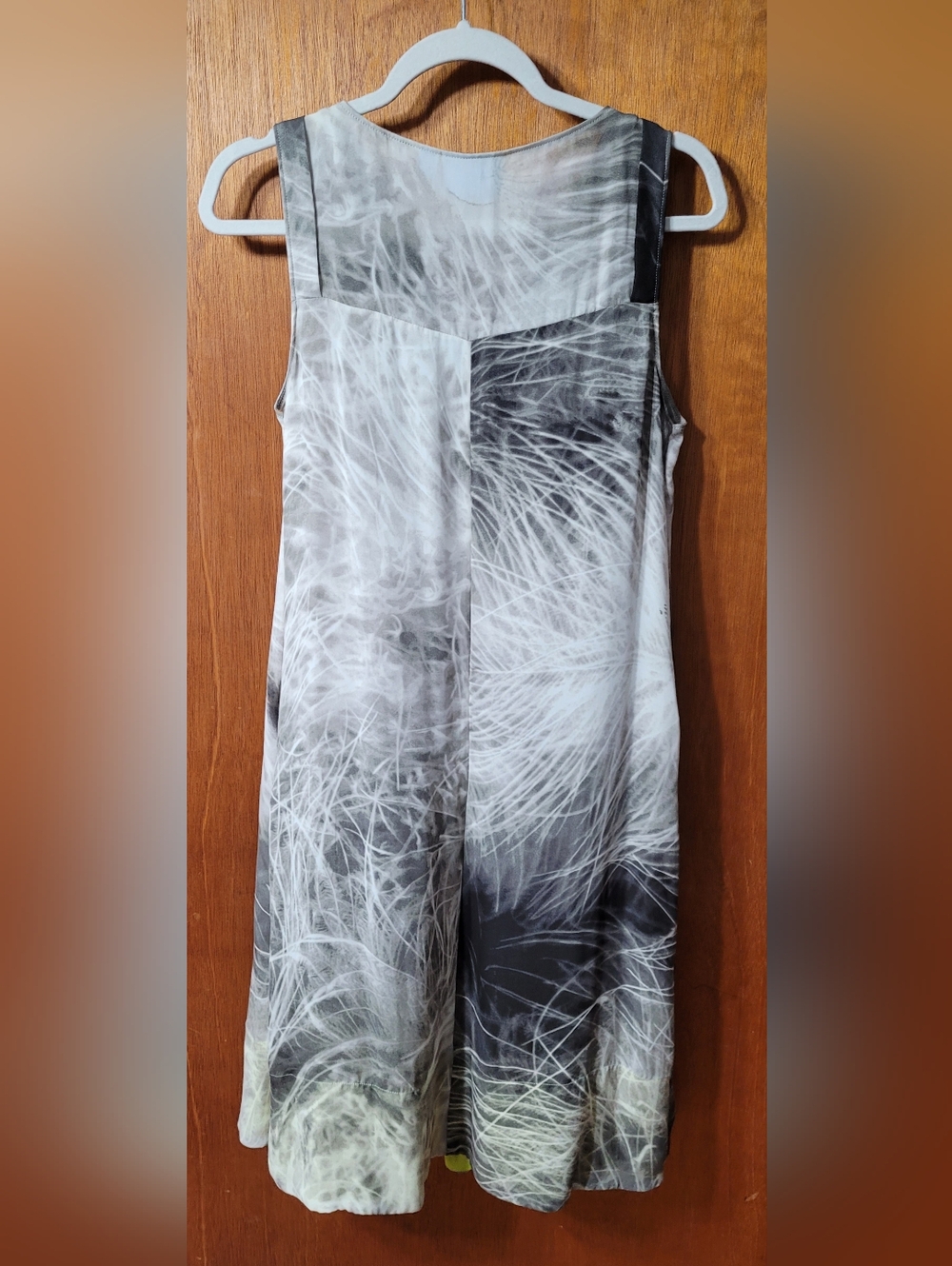 Simply Vera Vera Wang V-Neck Sleeveless Dress Size Medium (0864) - Picture 2 of 5